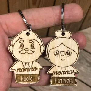 Portachiavi nonni in legno personalizzato con nomi incisi al laser